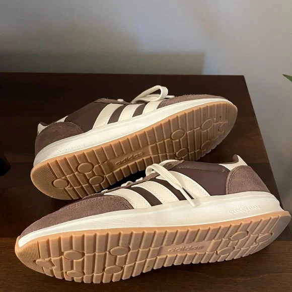 Adidas Run 70s 2.0 Shoes - Picture 6 of 7